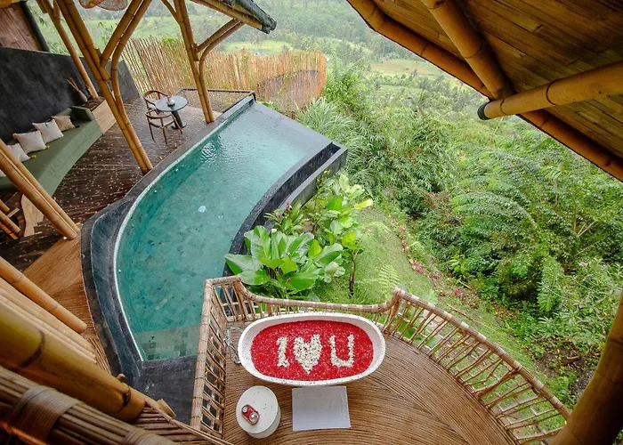 Villa Dreamy Cliffside Bamboo Villa Heated Pool & Stunning View