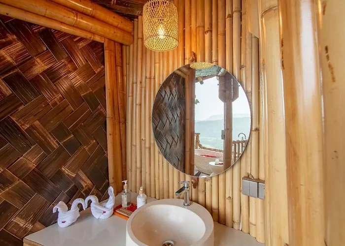 Dreamy Cliffside Bamboo Villa Heated Pool & Stunning View * Klungkung