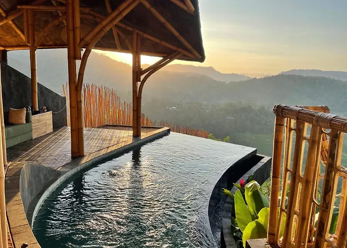 Villa Dreamy Cliffside Bamboo Villa Heated Pool & Stunning View Klungkung