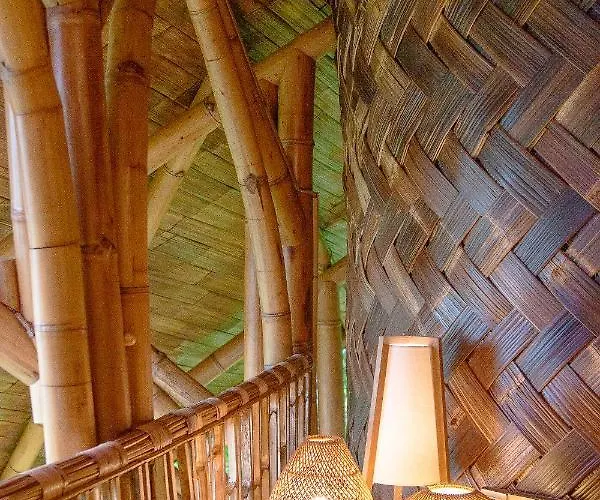 Dreamy Cliffside Bamboo Villa Heated Pool & Stunning View Villa