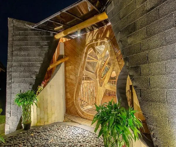 Dreamy Cliffside Bamboo Villa Heated Pool & Stunning View Villa *