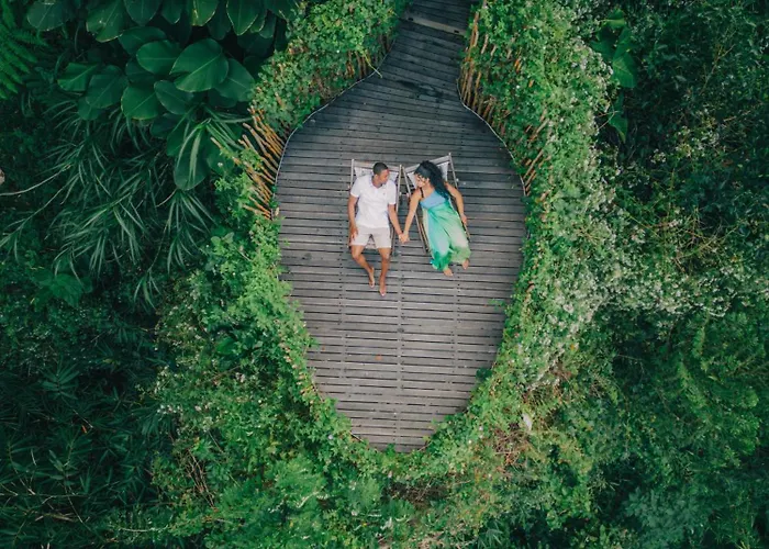 Villa Dreamy Cliffside Bamboo Villa Heated Pool & Stunning View