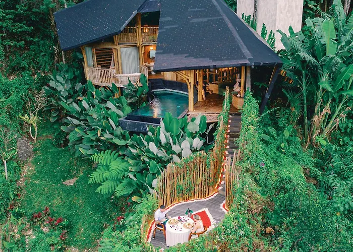 Villa Dreamy Cliffside Bamboo Villa Heated Pool & Stunning View *